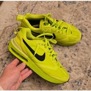 Nike Women Neon  Sneakers Size 8